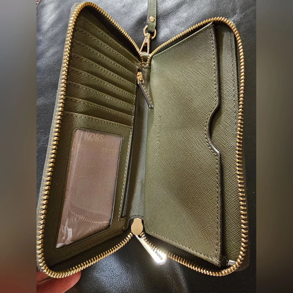 Michael Kors Large Continental Wallet Saffiano leather Olive NWOT - Picture 13 of 16